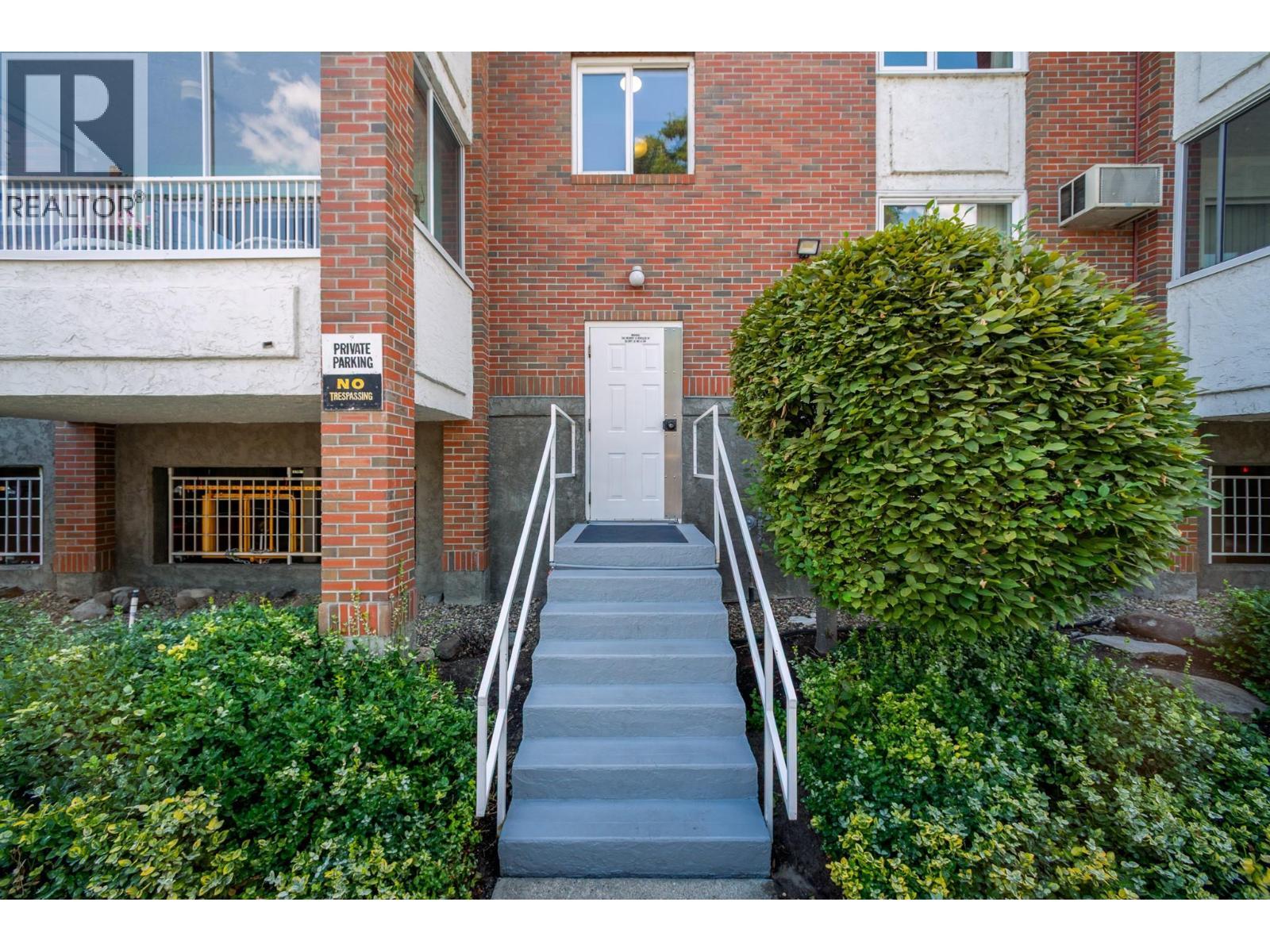 878 Bernard Avenue Unit# 103, Kelowna, BC - Outdoor With Exterior