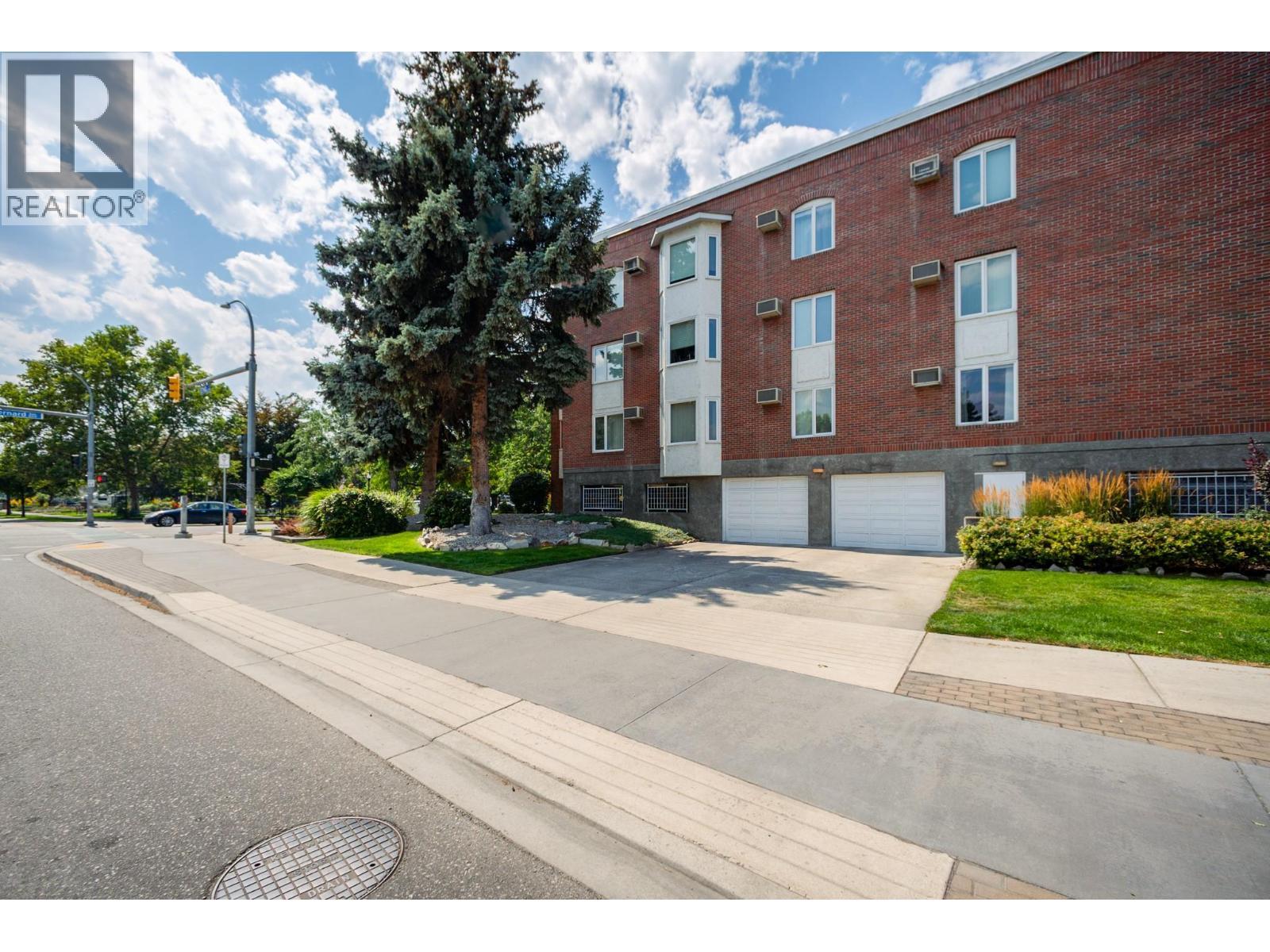 878 Bernard Avenue Unit# 103, Kelowna, BC - Outdoor With Facade