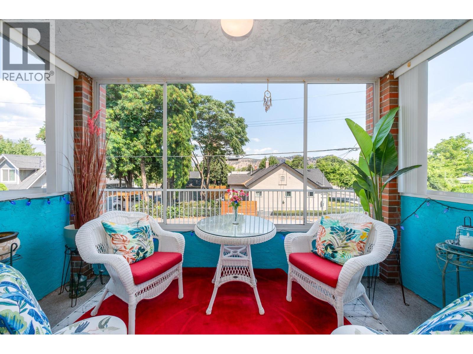 878 Bernard Avenue Unit# 103, Kelowna, BC - With Deck Patio Veranda With Exterior