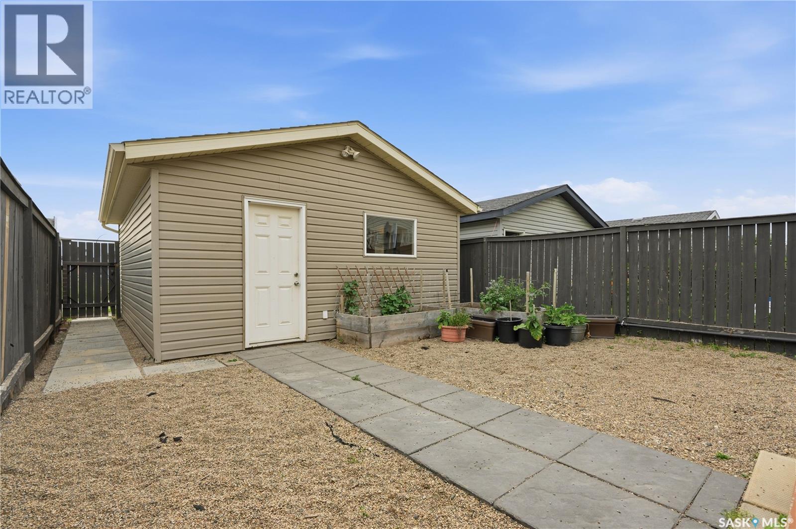 435 Blakeney Crescent, Saskatoon, SK - Outdoor
