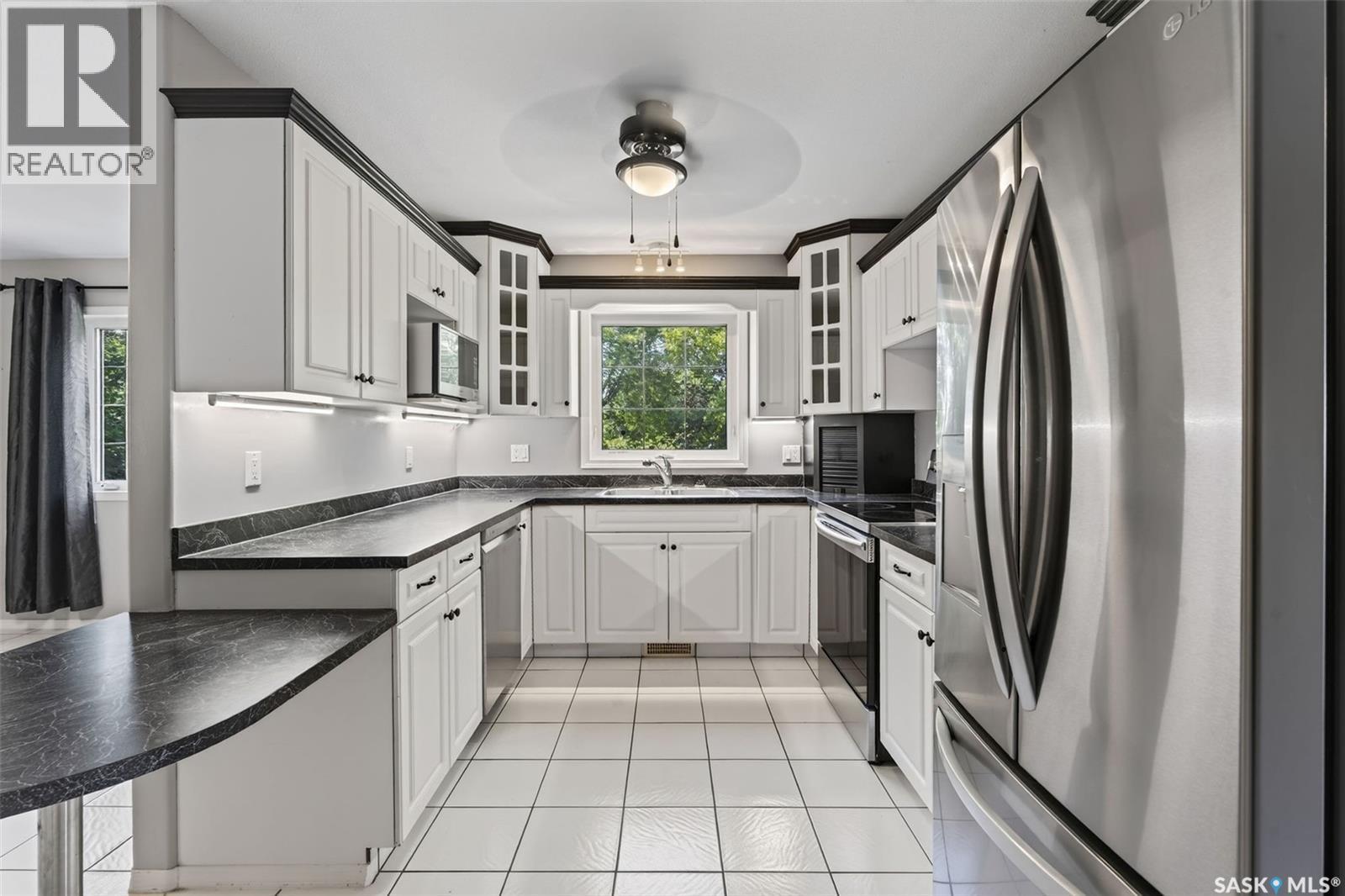 109 1St Avenue E, Vanscoy, SK - Indoor Photo Showing Kitchen