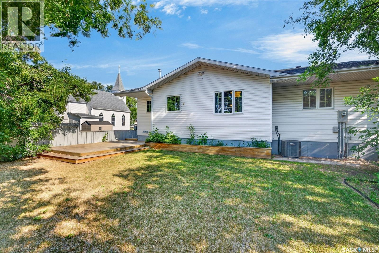 109 1St Avenue E, Vanscoy, SK - Outdoor