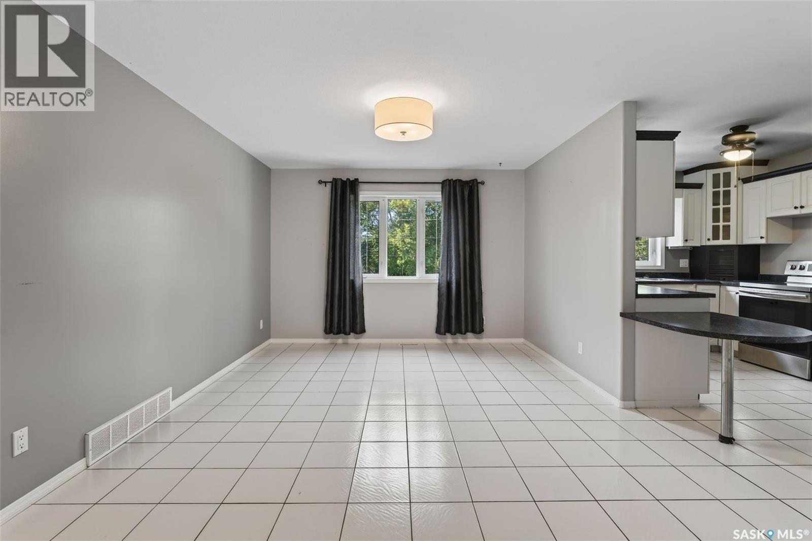 109 1St Avenue E, Vanscoy, SK - Indoor