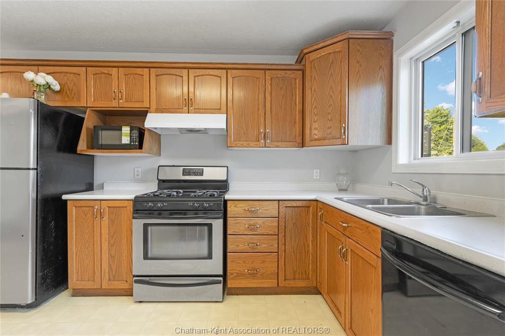 219 Greenfield Lane, Chatham, ON