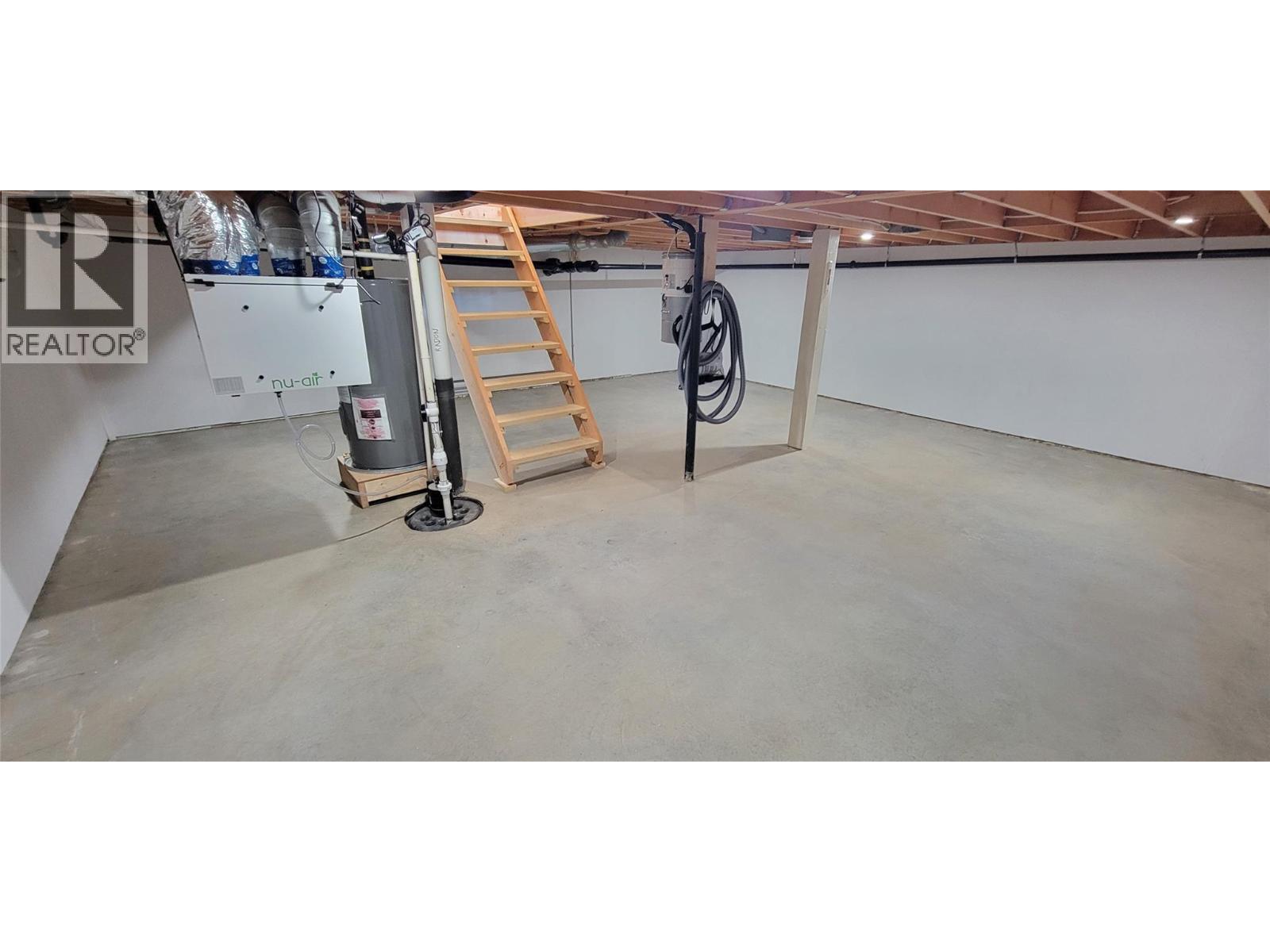 611 Casley Court Unit# 3, New Denver, BC - Indoor Photo Showing Basement
