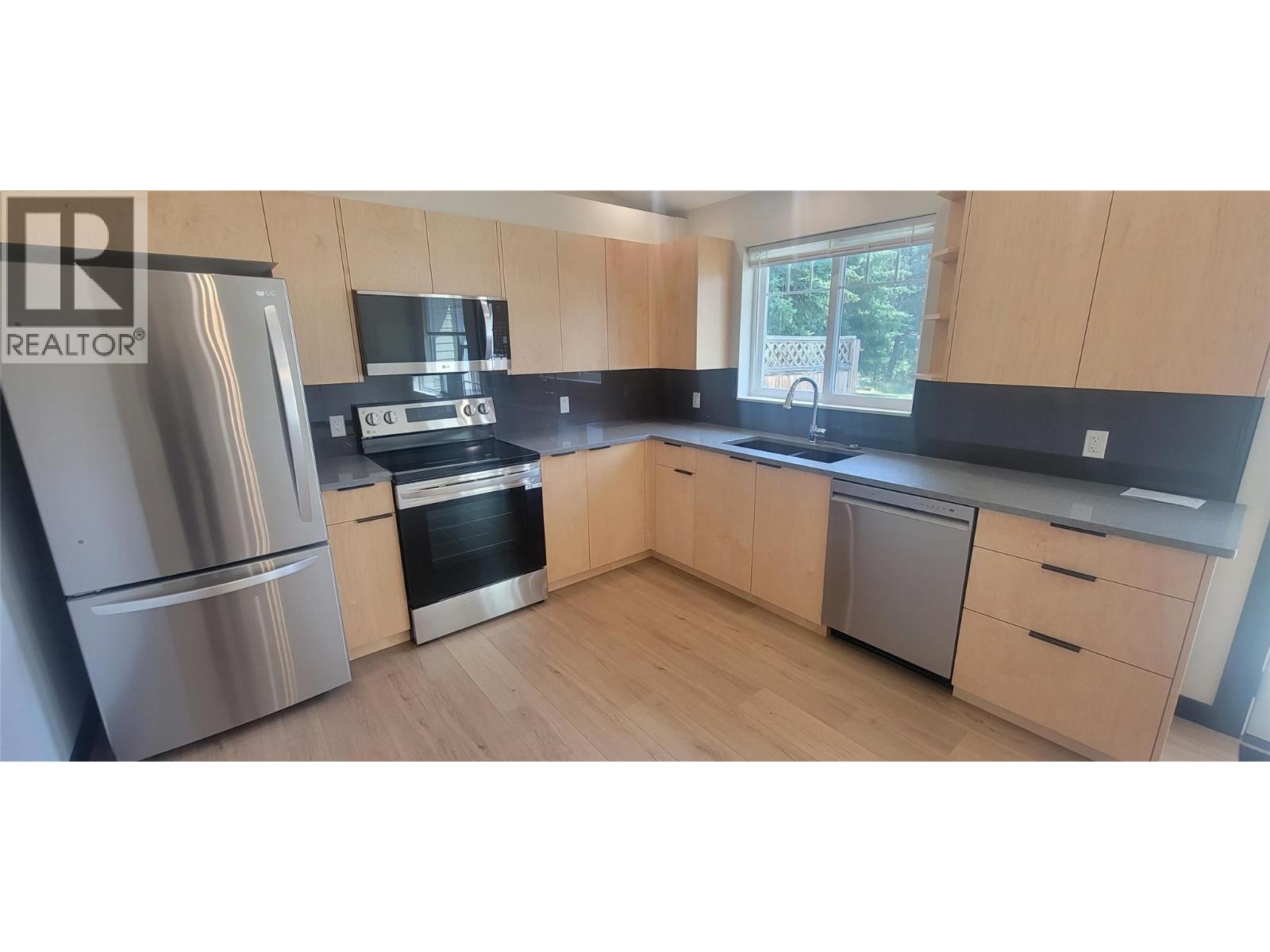 611 Casley Court Unit# 3, New Denver, BC - Indoor Photo Showing Kitchen