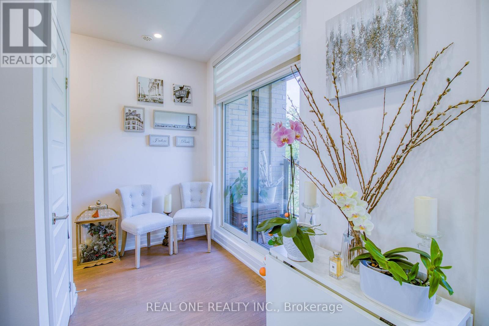 63 - 27 Eldora Avenue, Toronto, ON - Indoor Photo Showing Other Room