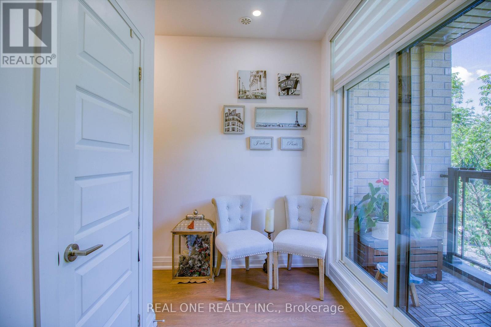 63 - 27 Eldora Avenue, Toronto, ON - Indoor Photo Showing Other Room