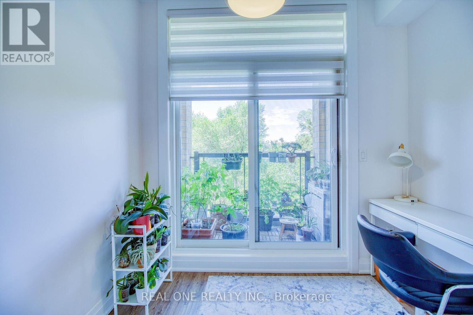 63 - 27 Eldora Avenue, Toronto, ON - Indoor