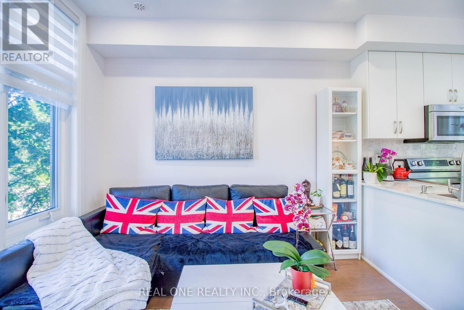63 - 27 Eldora Avenue, Toronto, ON - Indoor Photo Showing Bedroom