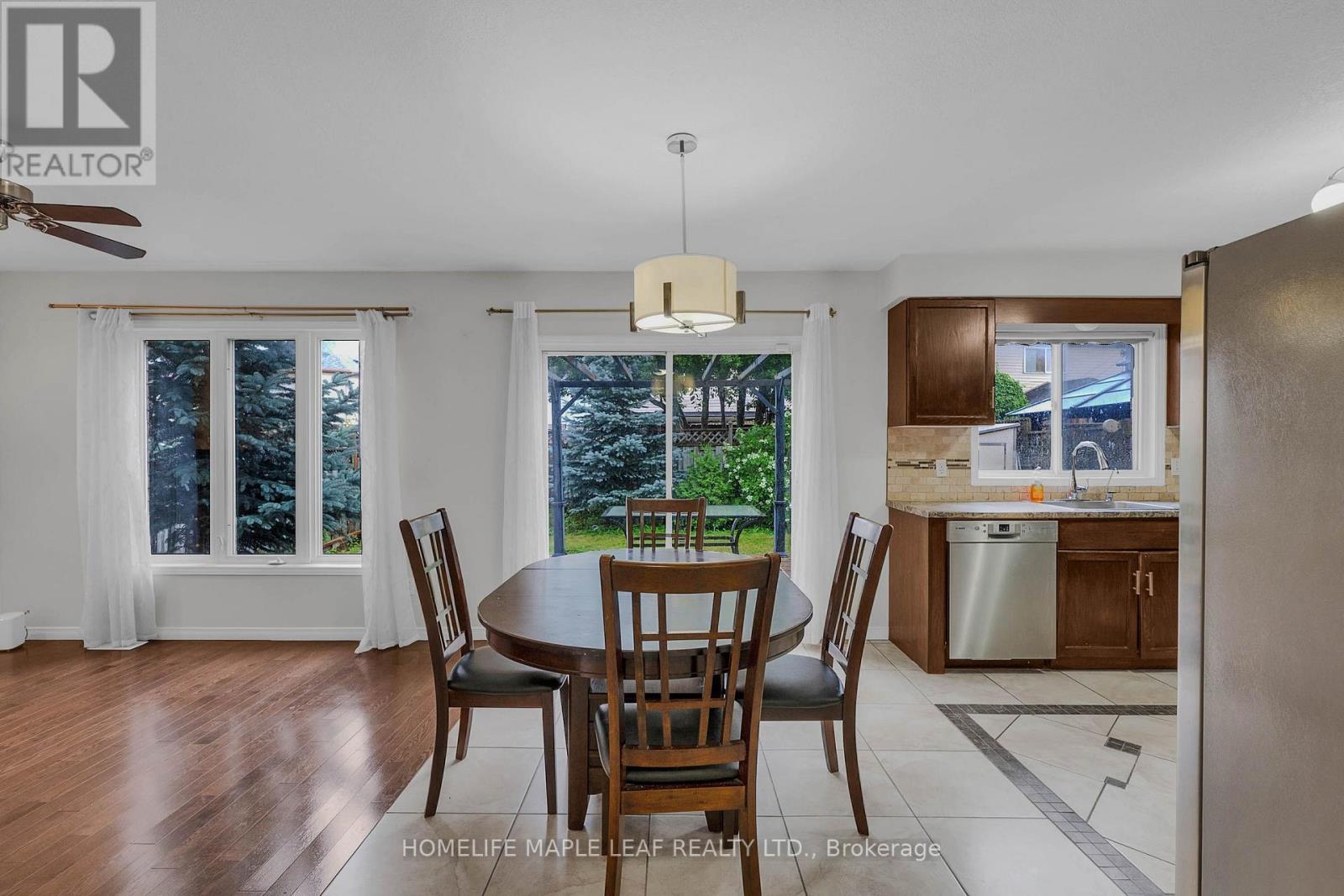 888 Paisley Road, Guelph, ON - Indoor Photo Showing Dining Room