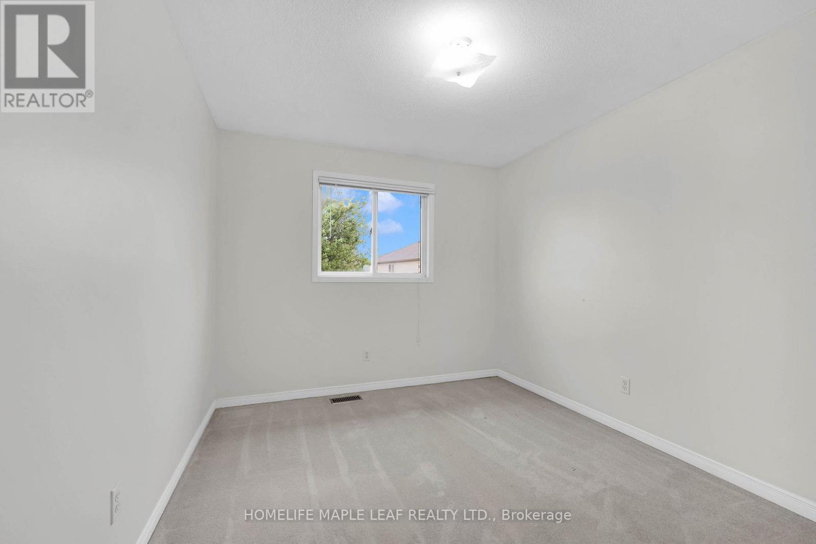 888 Paisley Road, Guelph, ON - Indoor Photo Showing Other Room