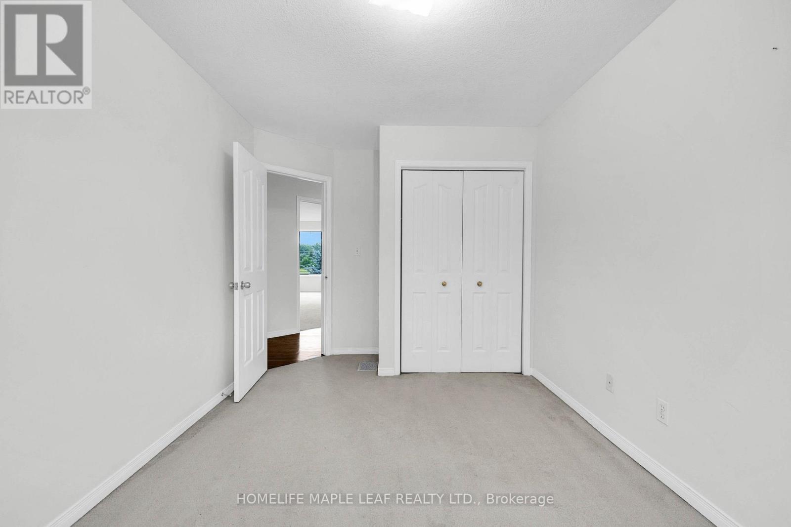 888 Paisley Road, Guelph, ON - Indoor Photo Showing Other Room
