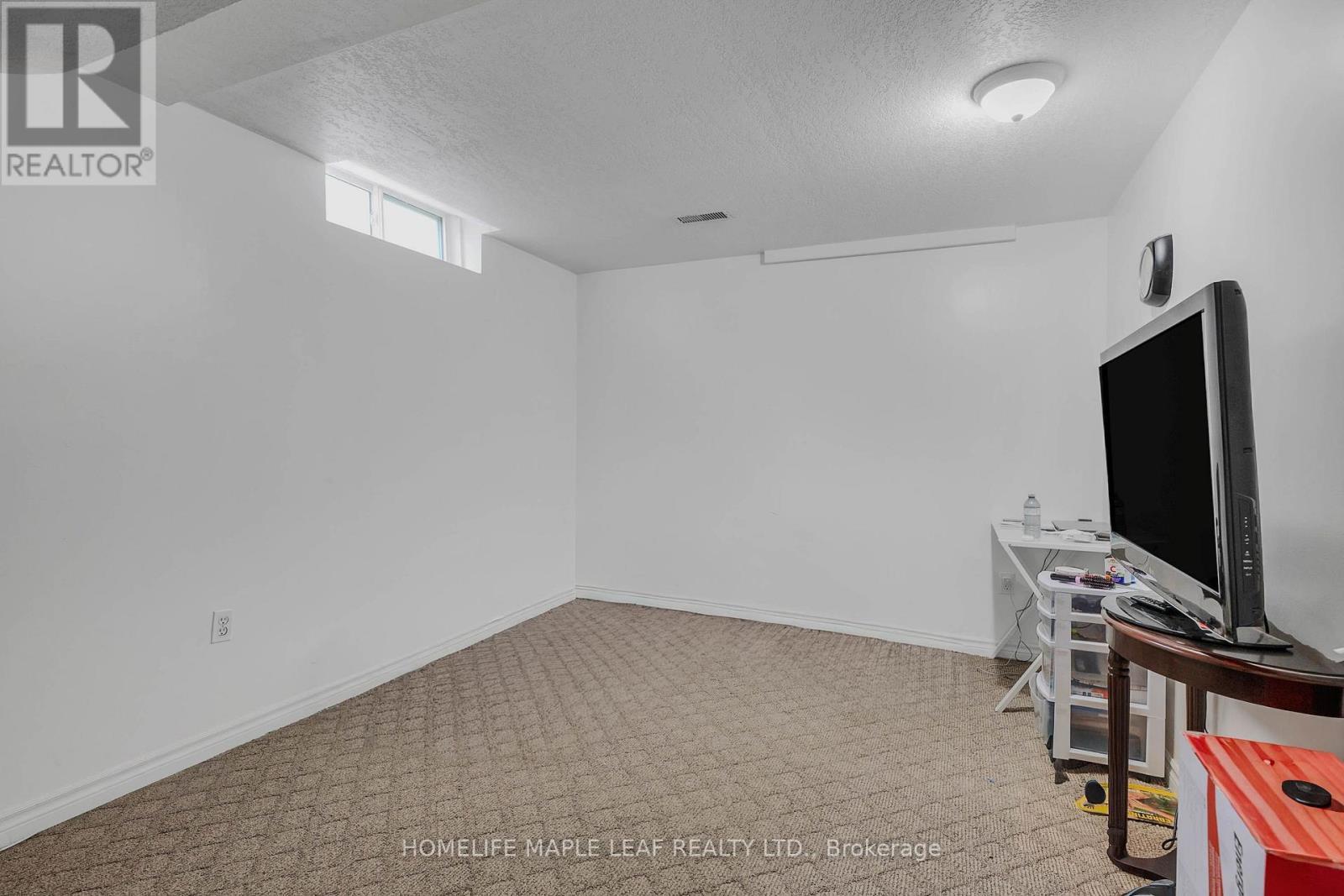 888 Paisley Road, Guelph, ON - Indoor Photo Showing Other Room