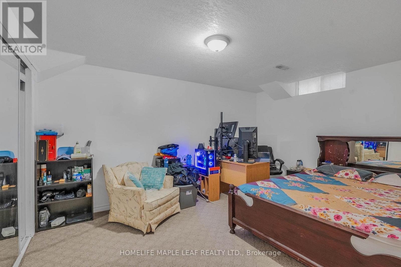 888 Paisley Road, Guelph, ON - Indoor Photo Showing Bedroom