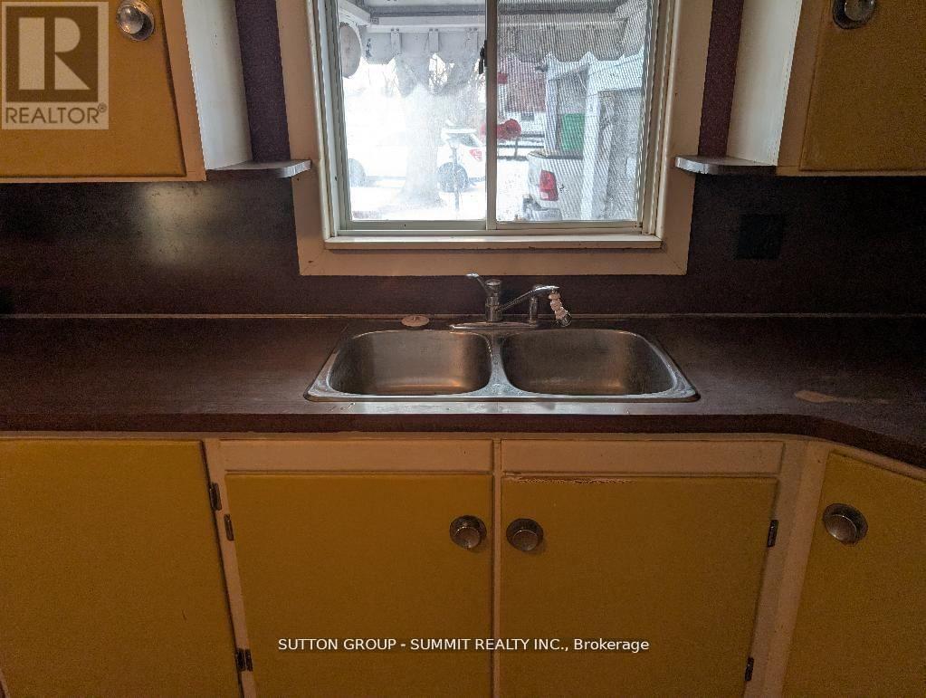 663 County Rd 15, Prince Edward County, ON - Indoor Photo Showing Kitchen With Double Sink