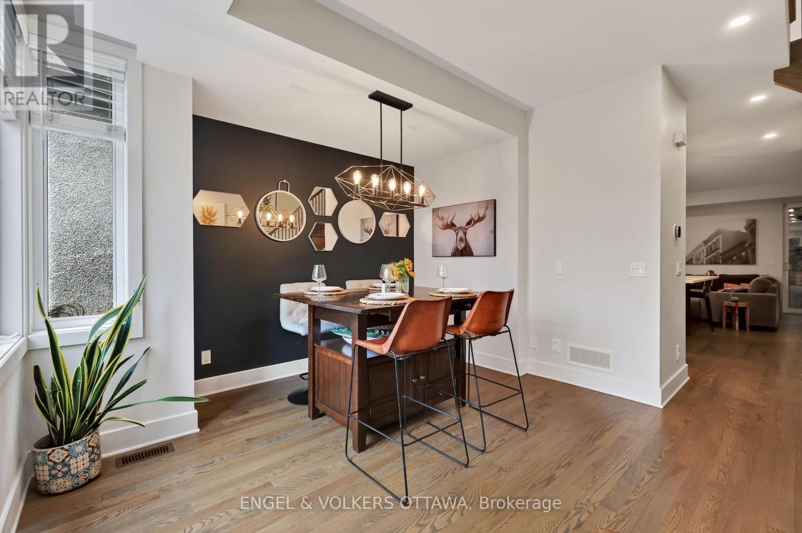 304 Riverdale Avenue, Ottawa, ON - Indoor