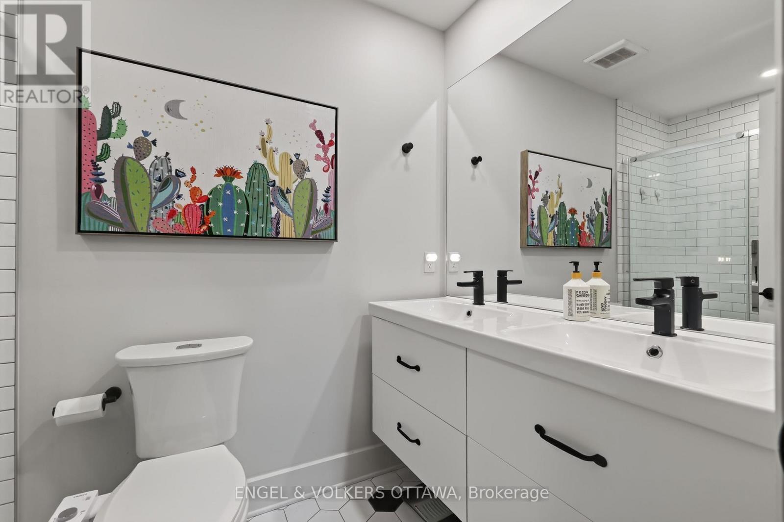 304 Riverdale Avenue, Ottawa, ON - Indoor Photo Showing Bathroom