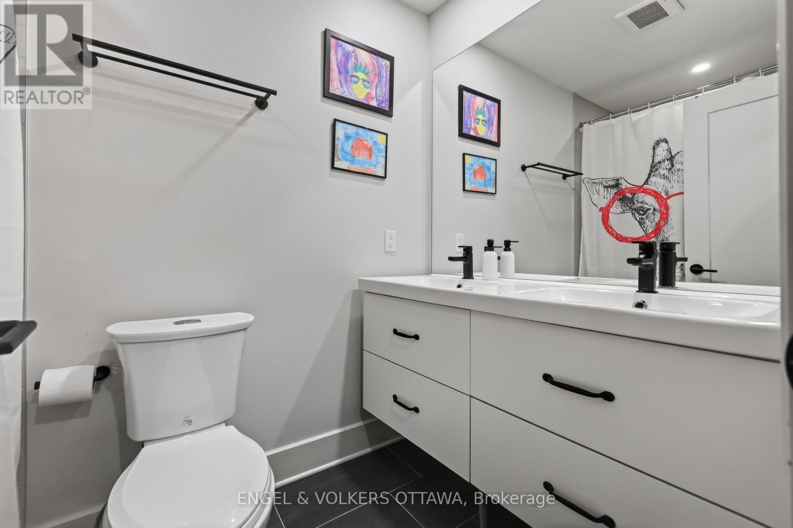 304 Riverdale Avenue, Ottawa, ON - Indoor Photo Showing Bathroom