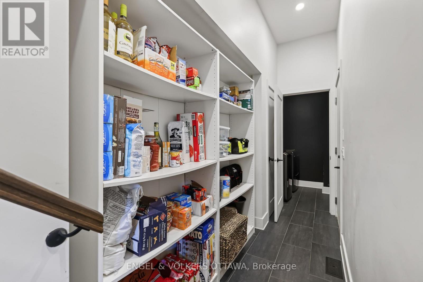 304 Riverdale Avenue, Ottawa, ON - Indoor With Storage