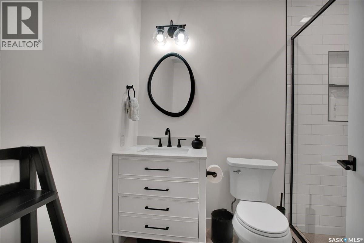 411 Dagnone Terrace, Saskatoon, SK - Indoor Photo Showing Bathroom