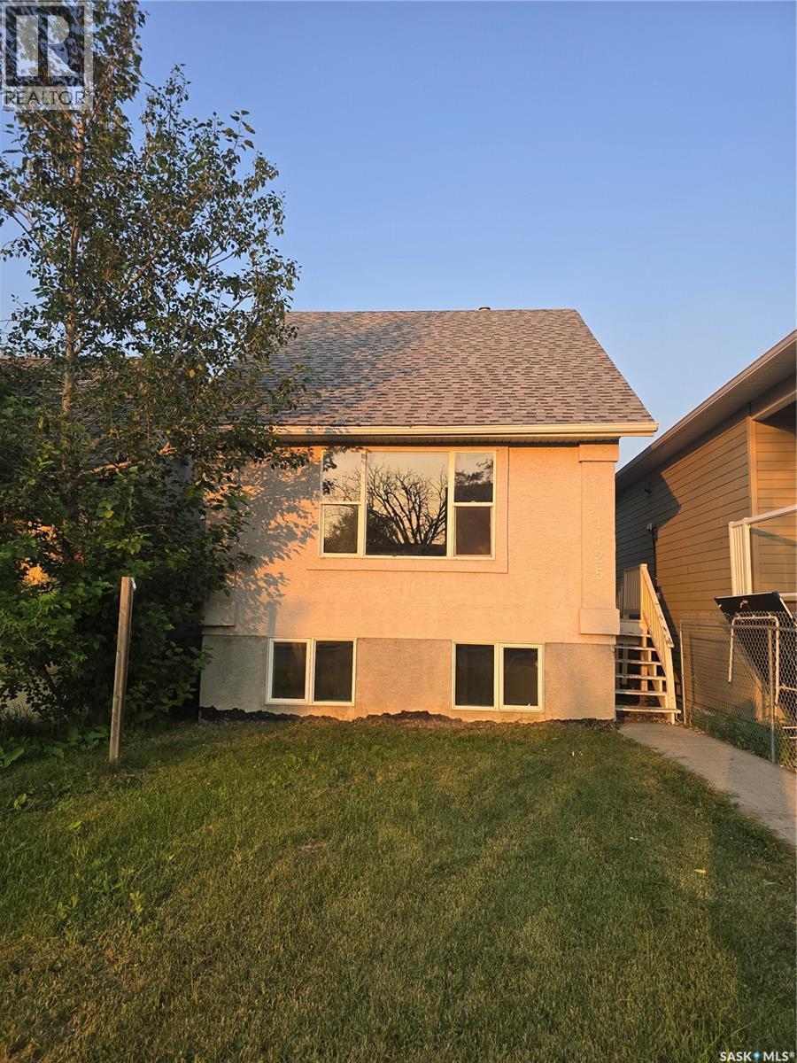 1125 Mctavish Street, Regina, SK - Outdoor