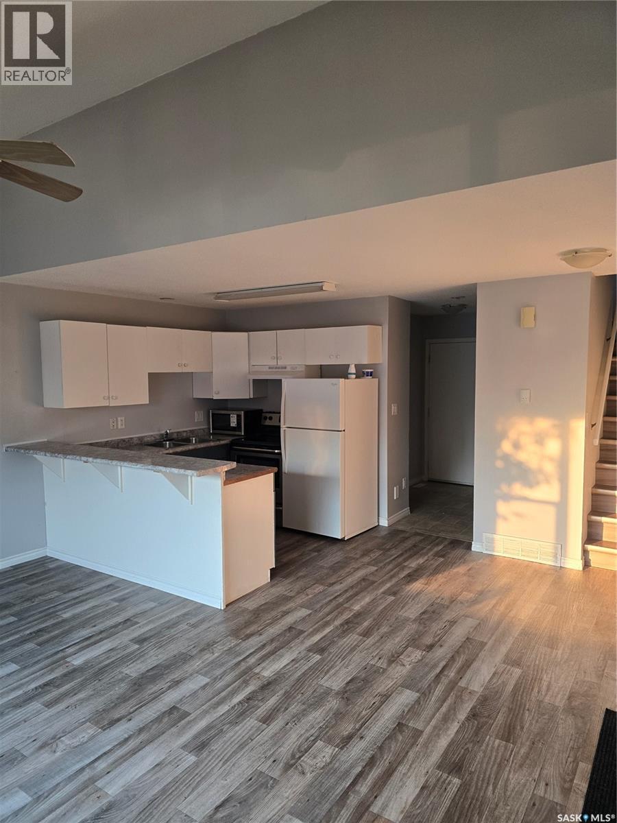 1125 Mctavish Street, Regina, SK - Indoor Photo Showing Kitchen