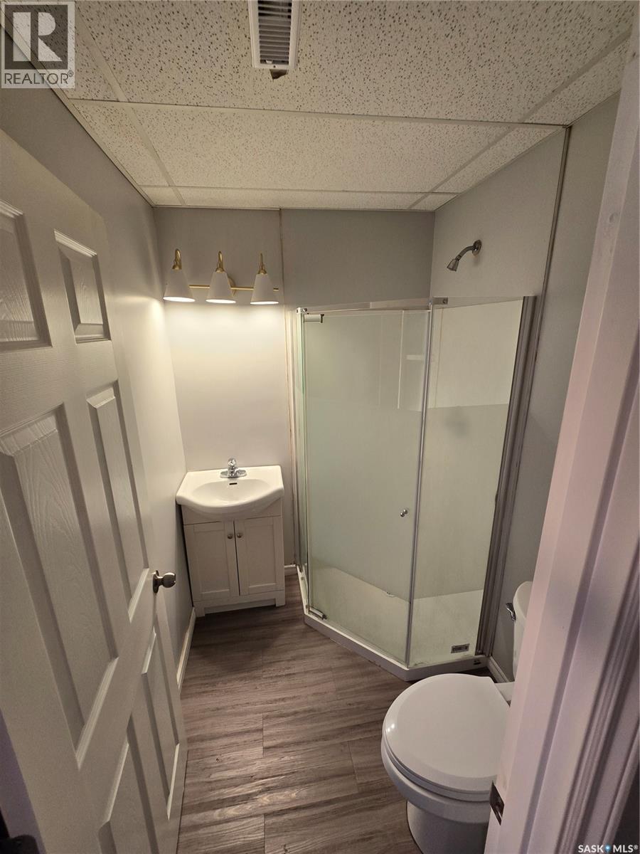 1125 Mctavish Street, Regina, SK - Indoor Photo Showing Bathroom