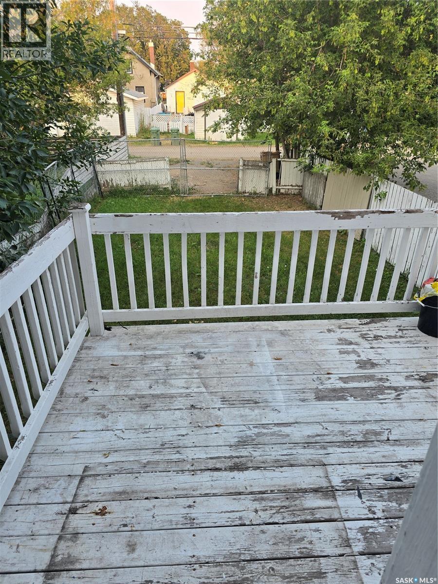 1125 Mctavish Street, Regina, SK - Outdoor With Deck Patio Veranda