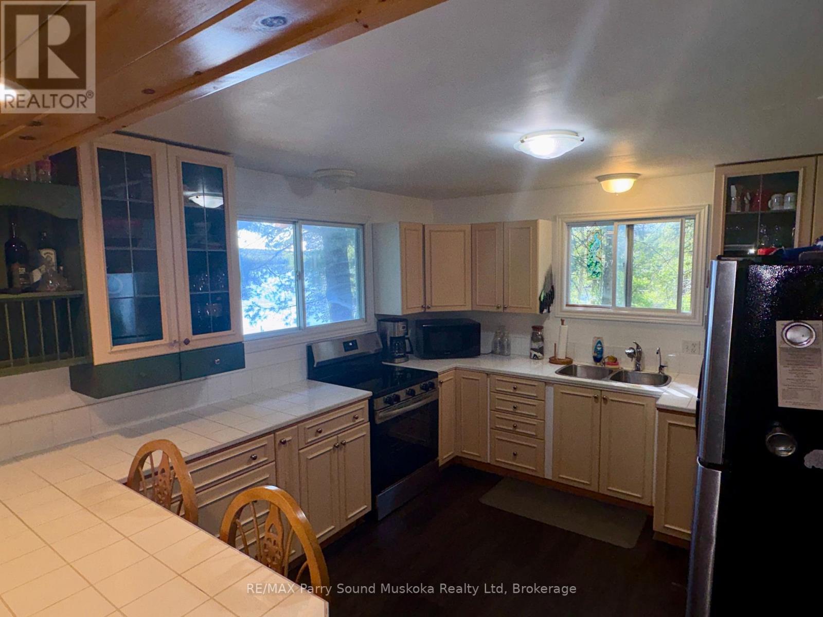 3 Robinson Road, Magnetawan (Ahmic Harbour), ON - Indoor