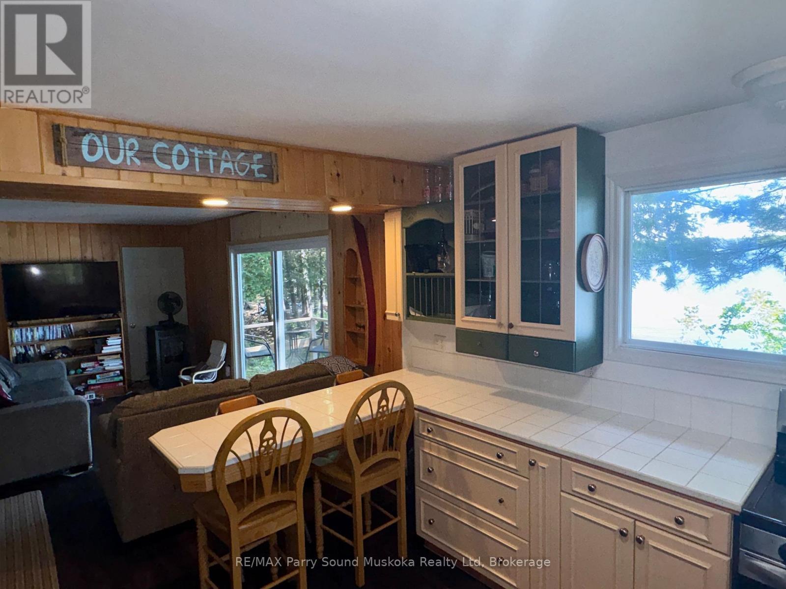 3 Robinson Road, Magnetawan (Ahmic Harbour), ON - Indoor