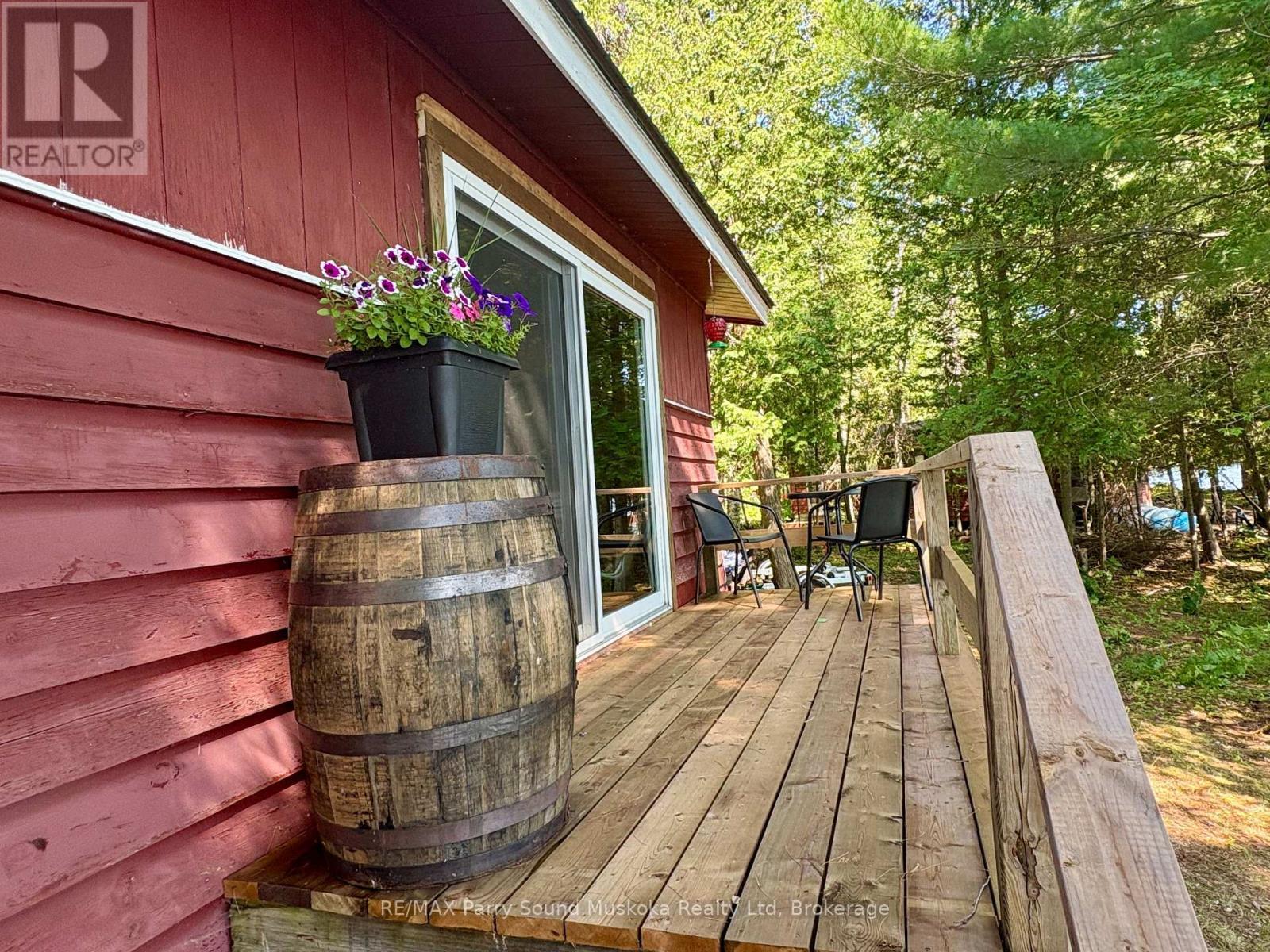 3 Robinson Road, Magnetawan (Ahmic Harbour), ON - Outdoor With Deck Patio Veranda