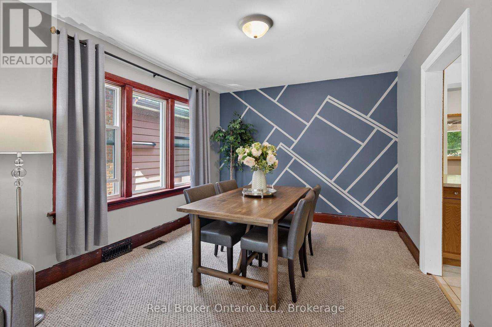 2 Herlan Avenue, Kitchener, ON - Indoor