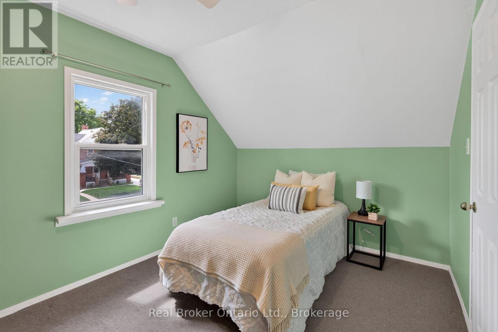 2 Herlan Avenue, Kitchener, ON - Indoor Photo Showing Bedroom