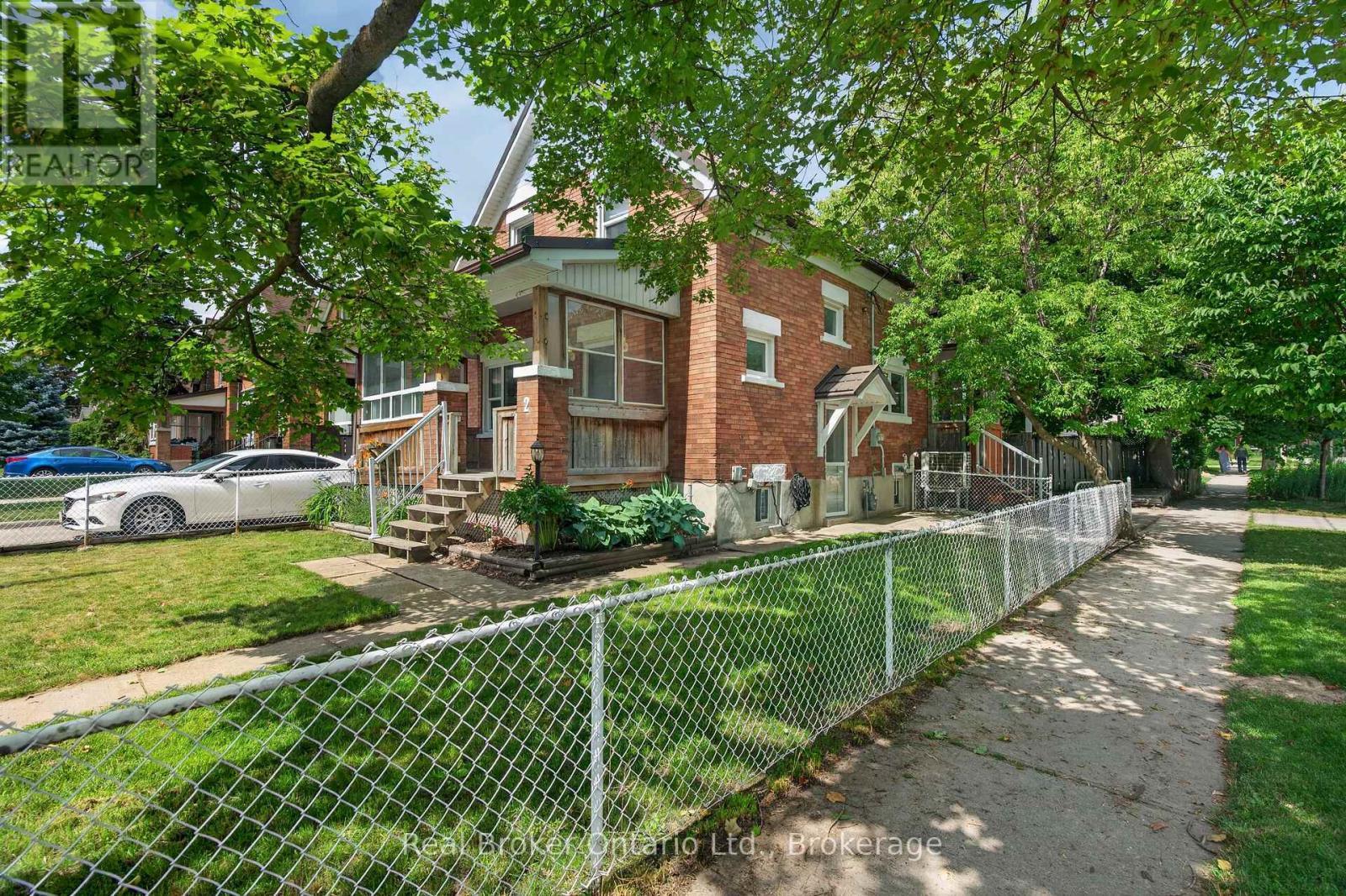 2 Herlan Avenue, Kitchener, ON - Outdoor