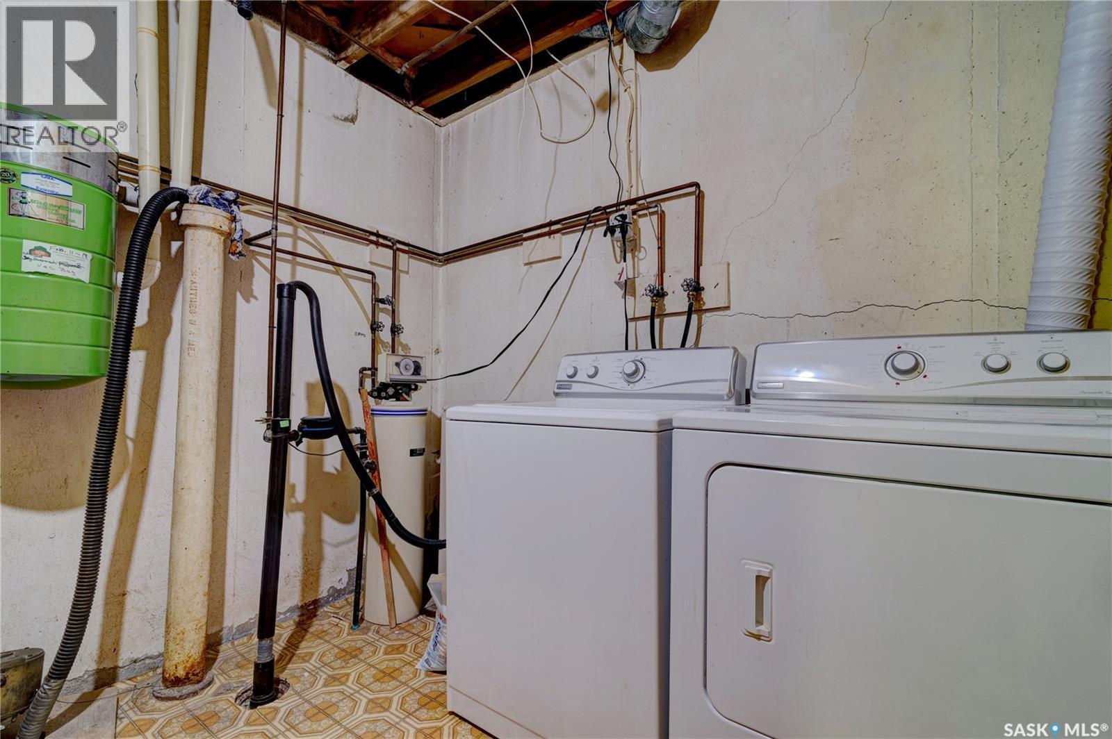 180 Osler Street, Regina, SK - Indoor Photo Showing Laundry Room