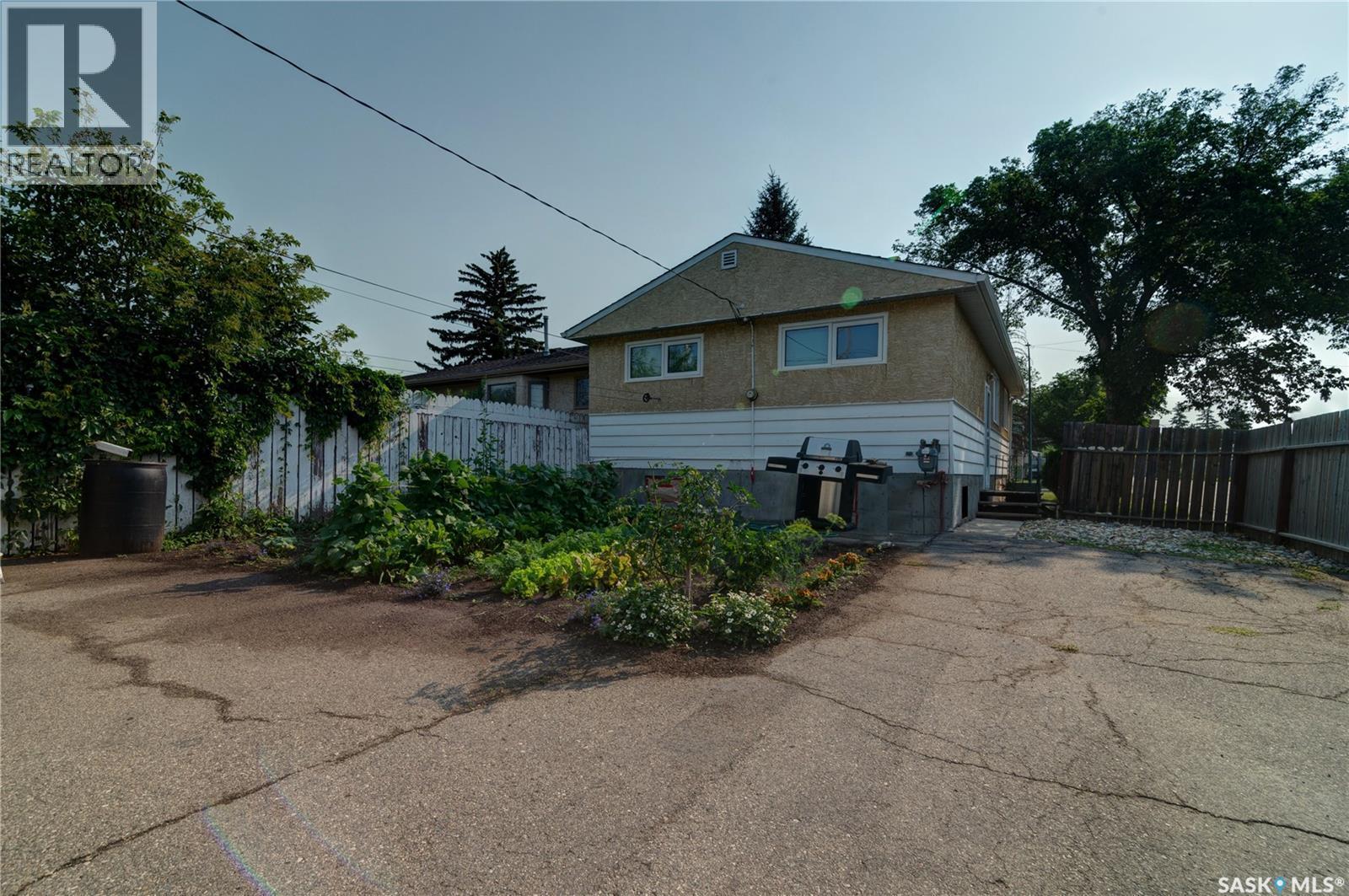 180 Osler Street, Regina, SK - Outdoor
