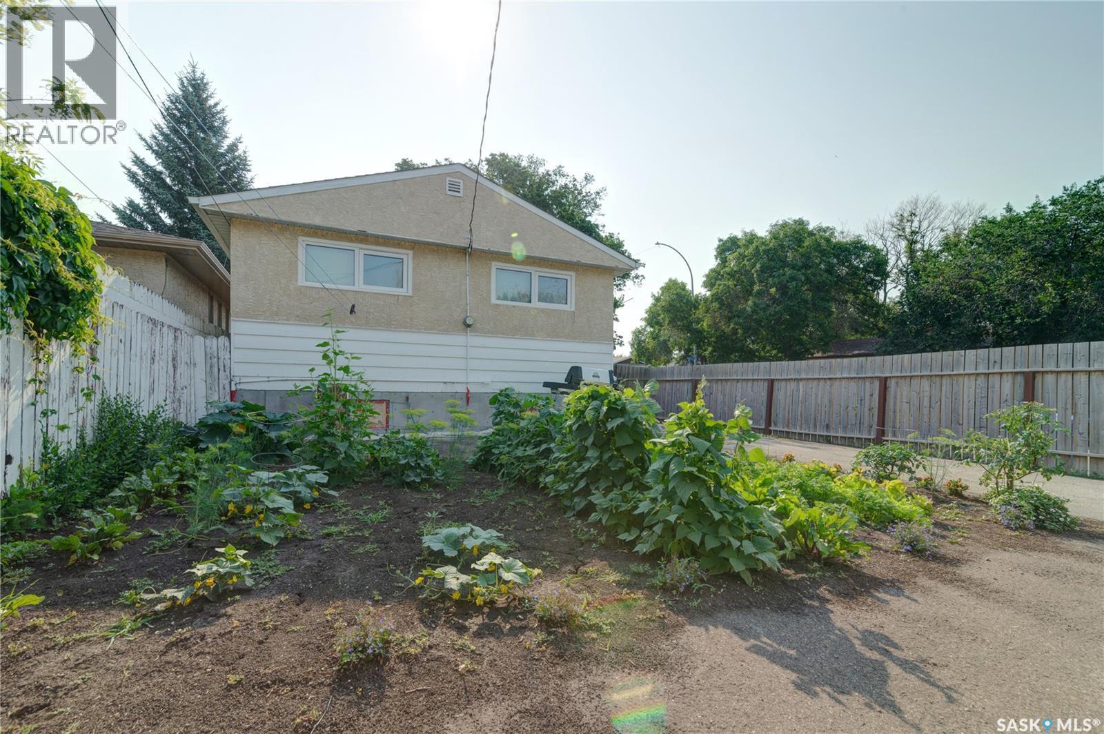 180 Osler Street, Regina, SK - Outdoor