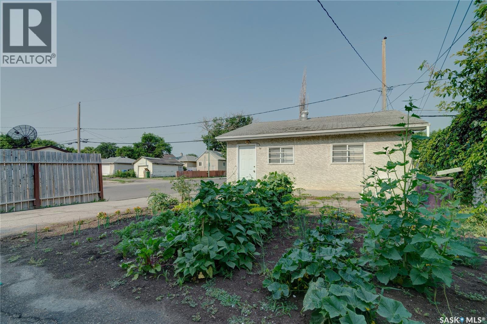 180 Osler Street, Regina, SK - Outdoor