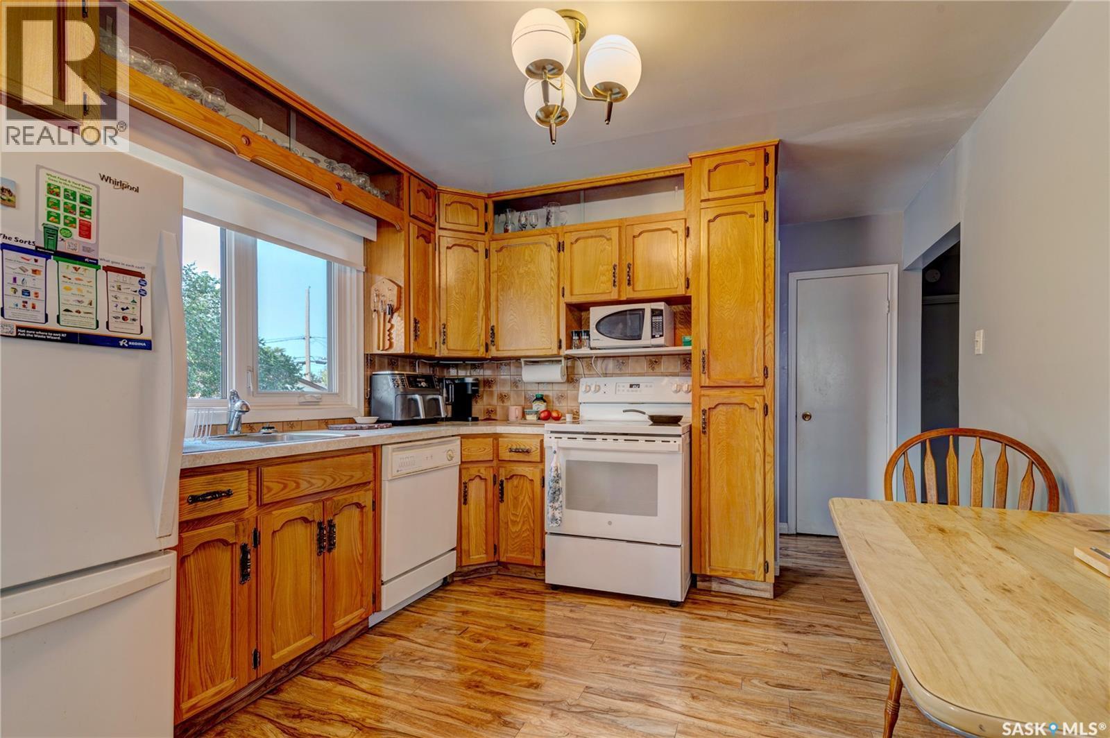 180 Osler Street, Regina, SK - Indoor Photo Showing Kitchen