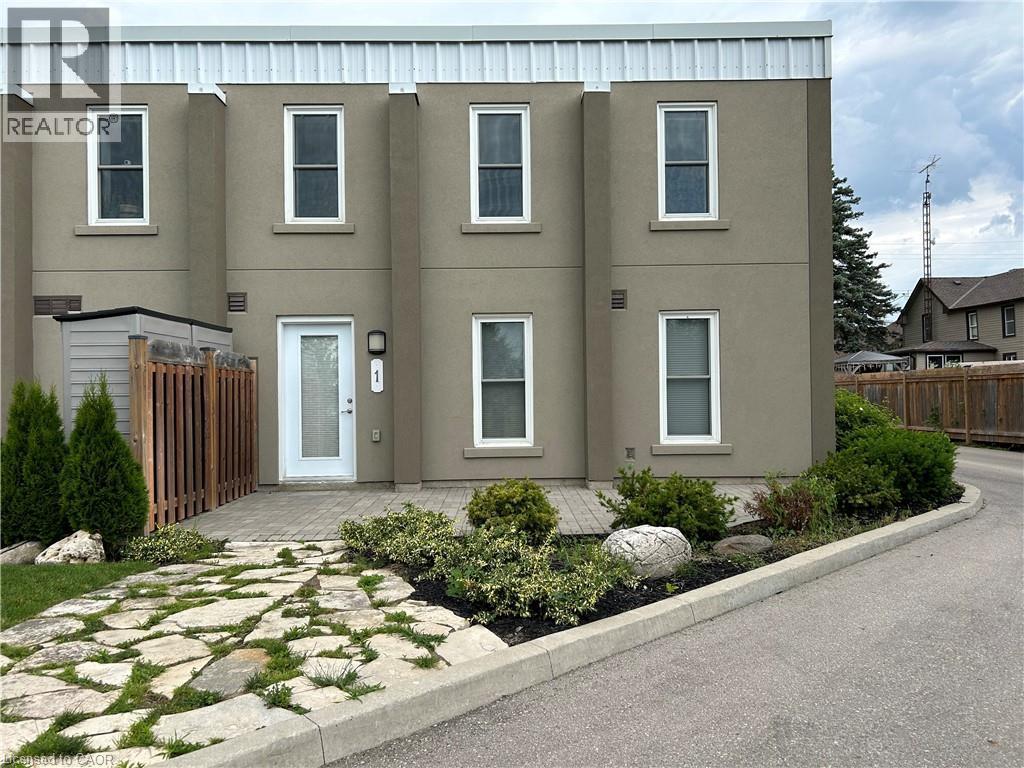 992 Windham Centre Road Unit# 1, Windham Centre, ON - Outdoor