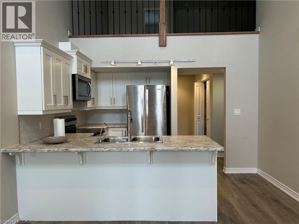 992 Windham Centre Road Unit# 1, Windham Centre, ON - Indoor Photo Showing Kitchen