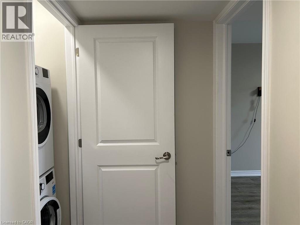992 Windham Centre Road Unit# 1, Windham Centre, ON - Indoor Photo Showing Laundry Room