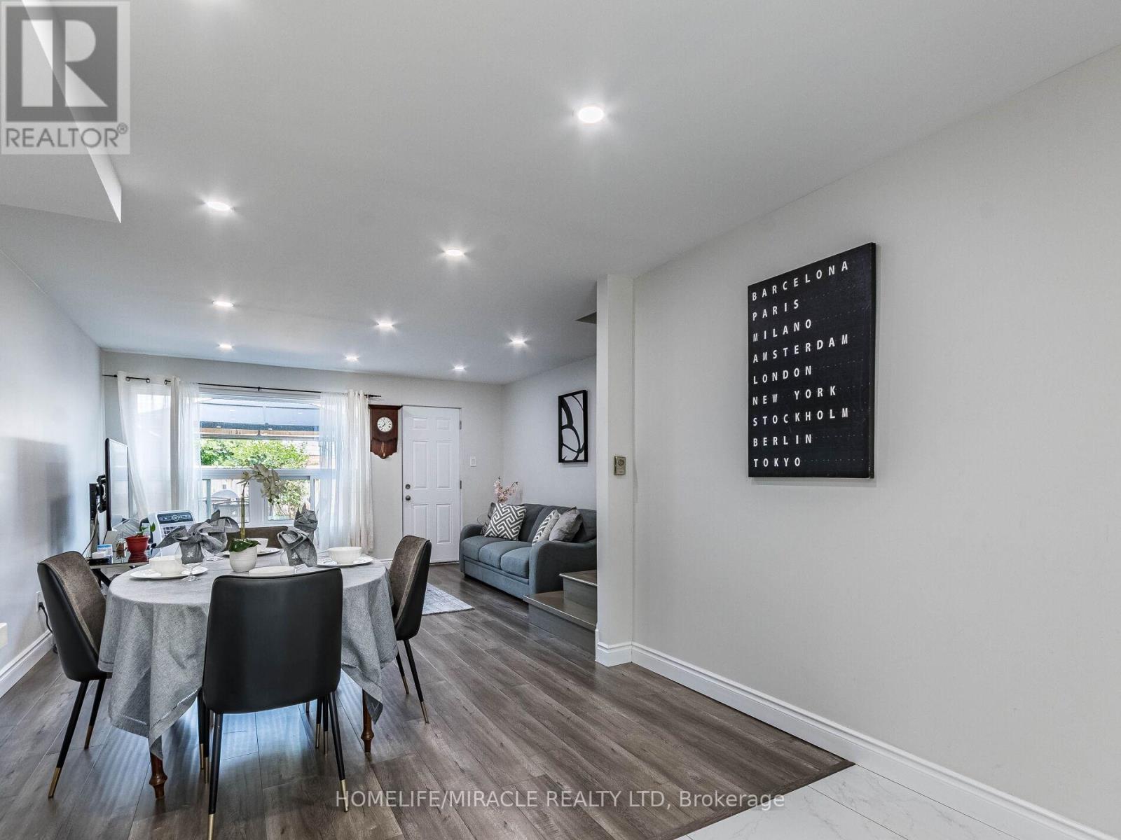 124 - 180 Mississauga Valley Boulevard, Mississauga, ON - Indoor Photo Showing Dining Room