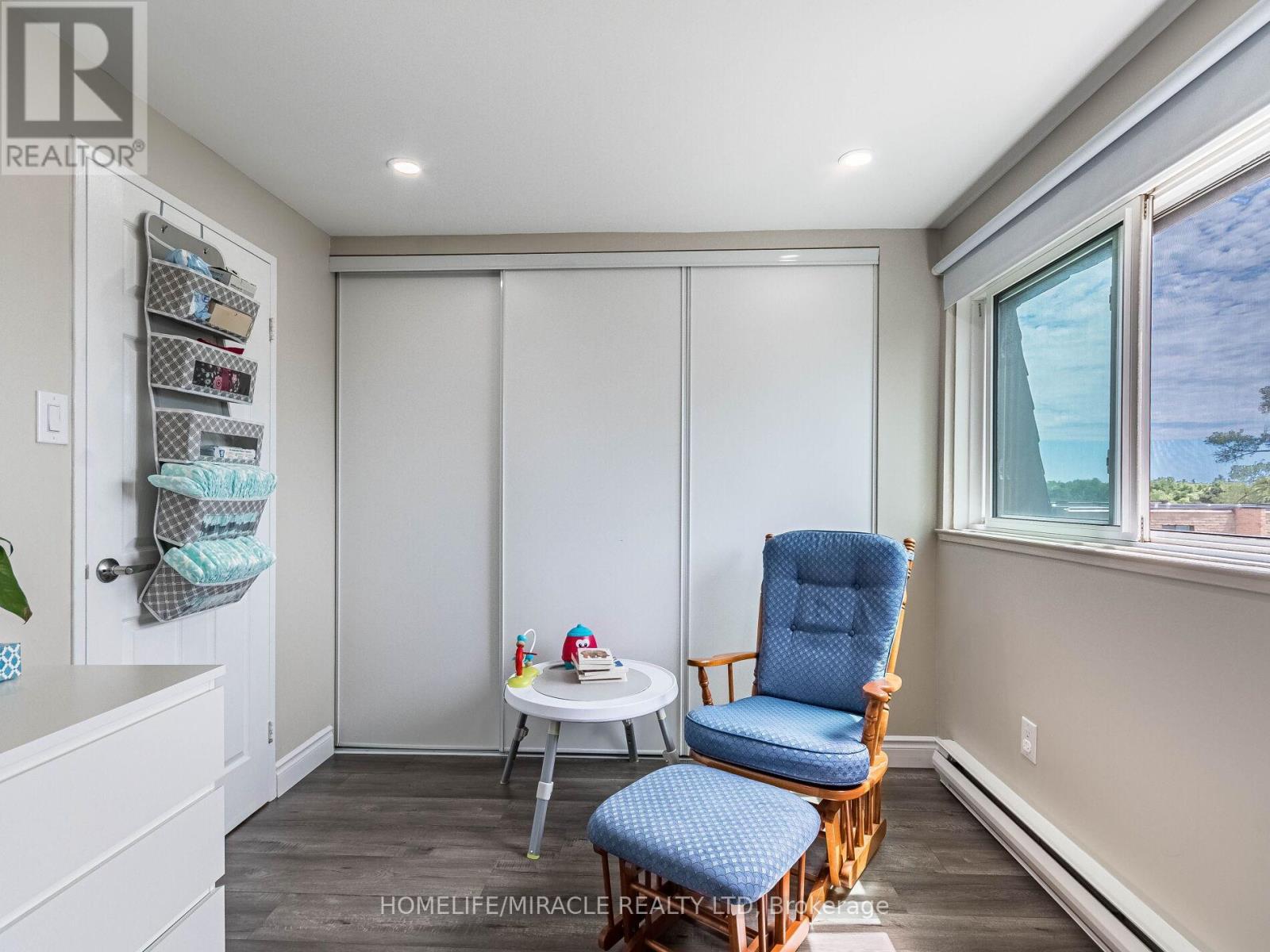 124 - 180 Mississauga Valley Boulevard, Mississauga, ON - Indoor Photo Showing Other Room