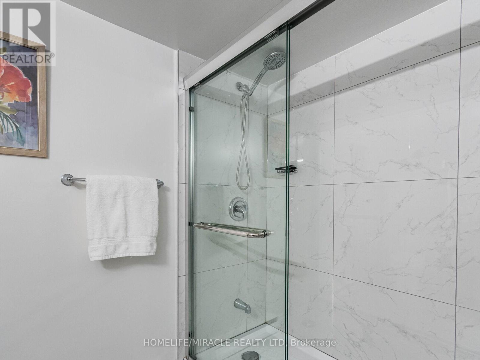 124 - 180 Mississauga Valley Boulevard, Mississauga, ON - Indoor Photo Showing Bathroom