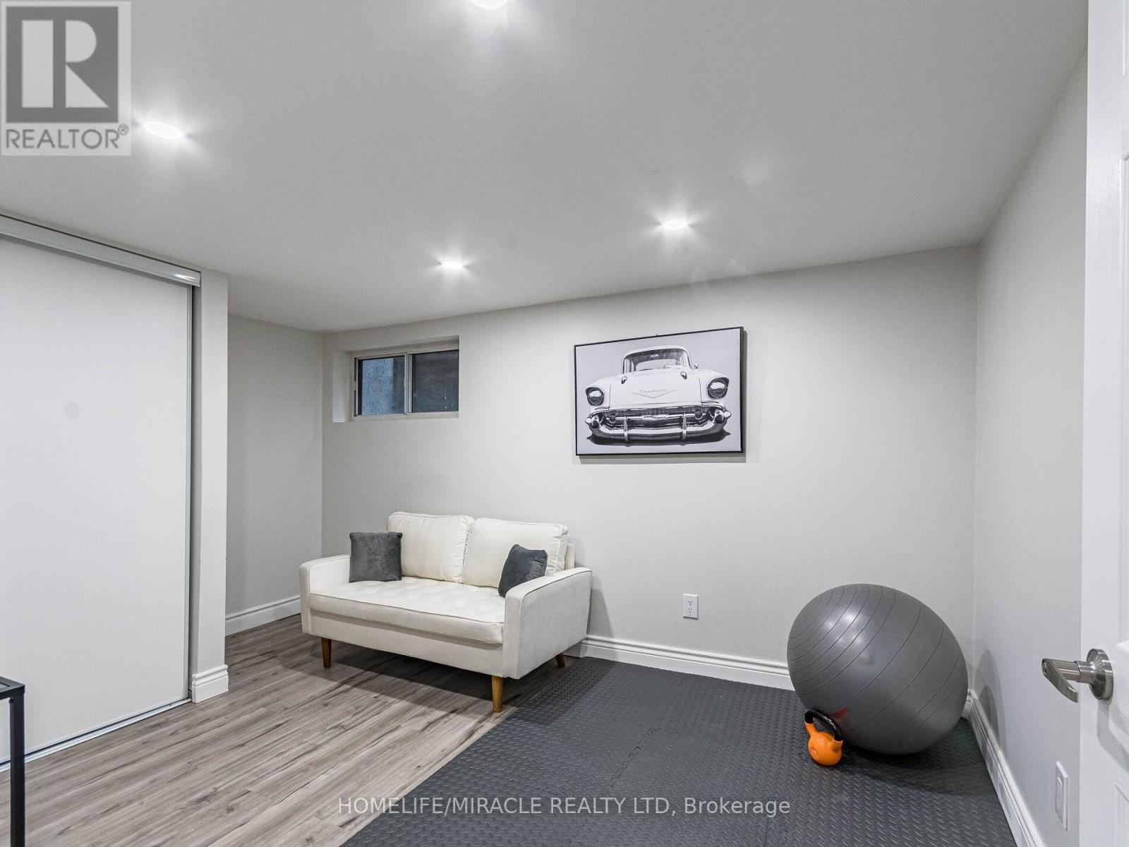124 - 180 Mississauga Valley Boulevard, Mississauga, ON - Indoor
