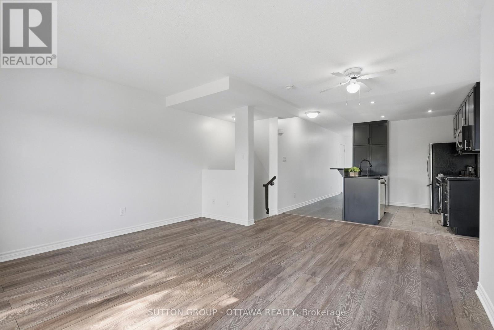 2563 Longfields Drive, Ottawa, ON - Indoor
