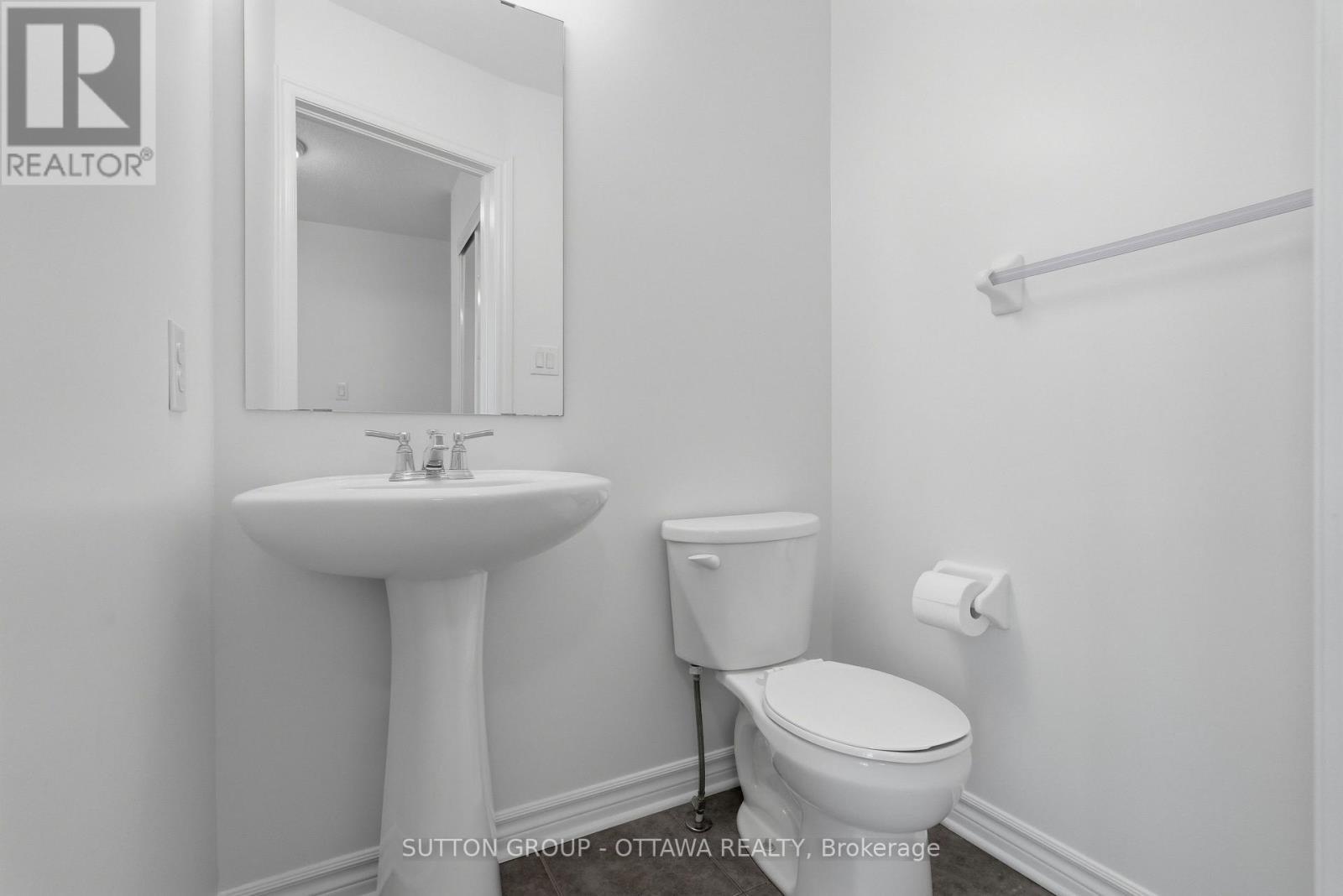 Powder Room - 2 Pc - 2563 Longfields Drive, Ottawa, ON - Indoor Photo Showing Bathroom