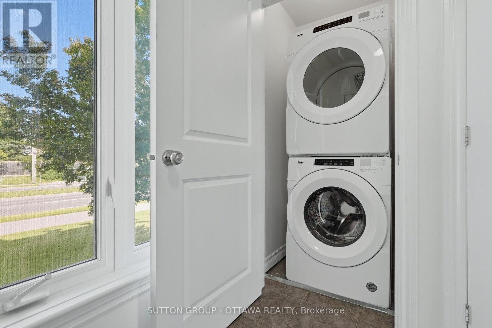 Laundry - Main Floor - 2563 Longfields Drive, Ottawa, ON - Indoor Photo Showing Laundry Room